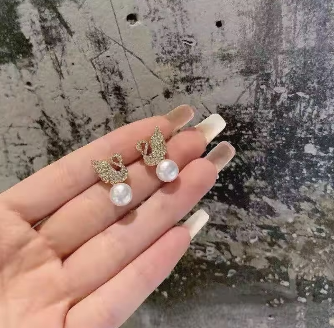 Elegant Swan Pearl Drop Earrings