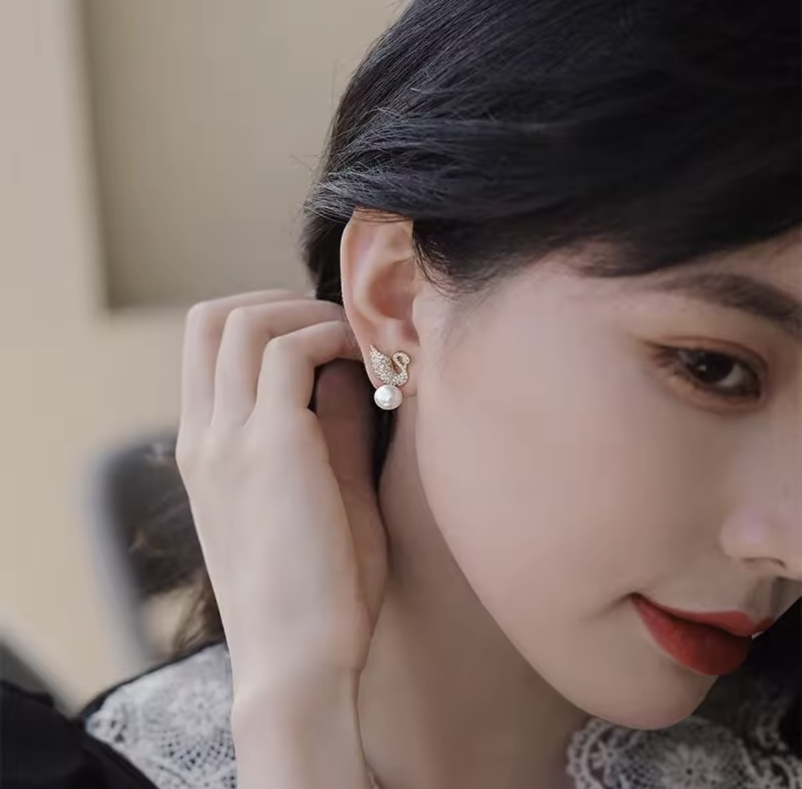 Elegant Swan Pearl Drop Earrings