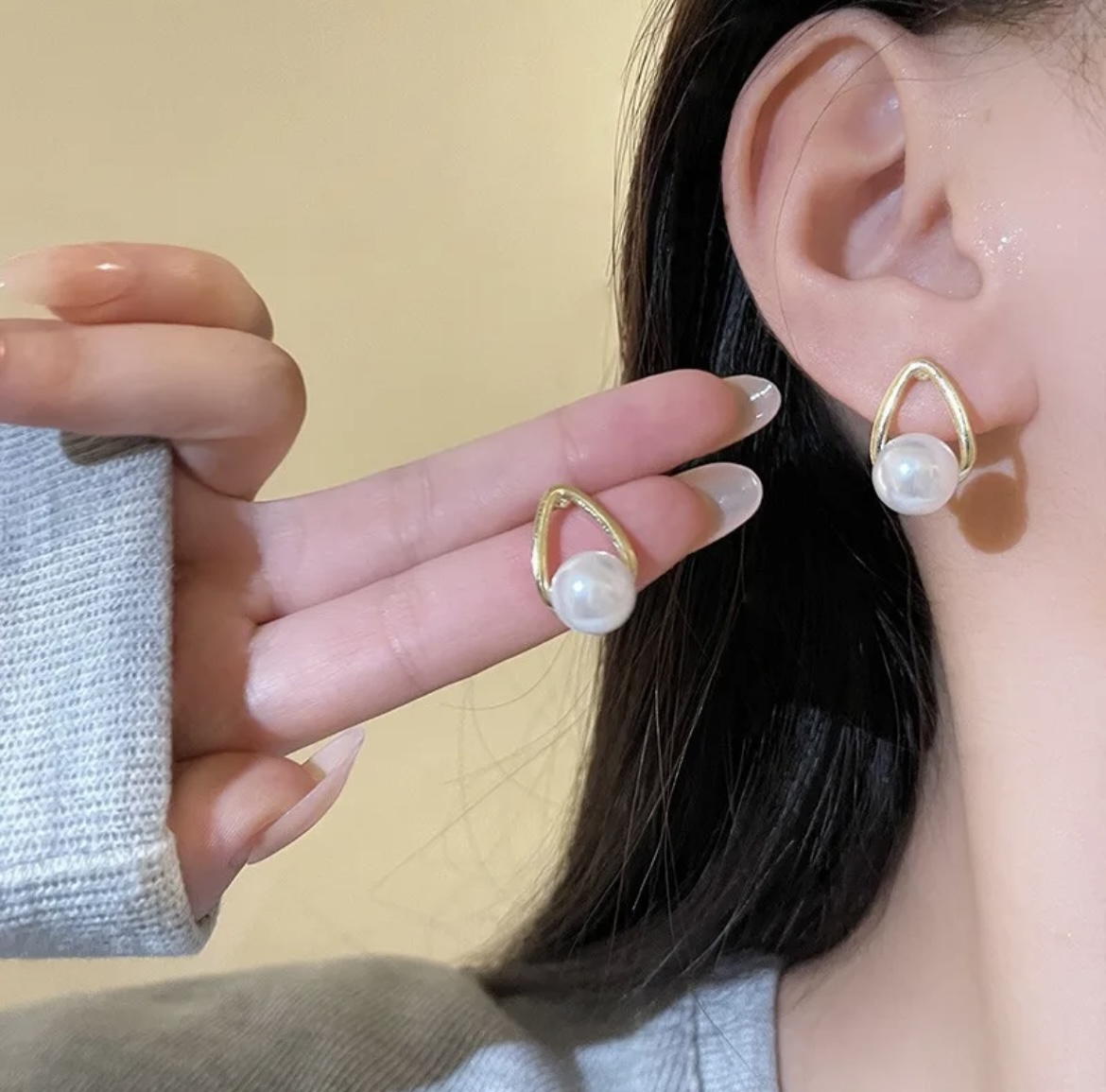 Triangle Waterdrop Pearl Stud Earring