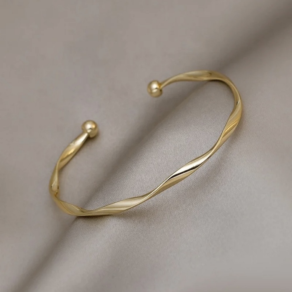 Gold Plated Twisted Adjustable Bracelet