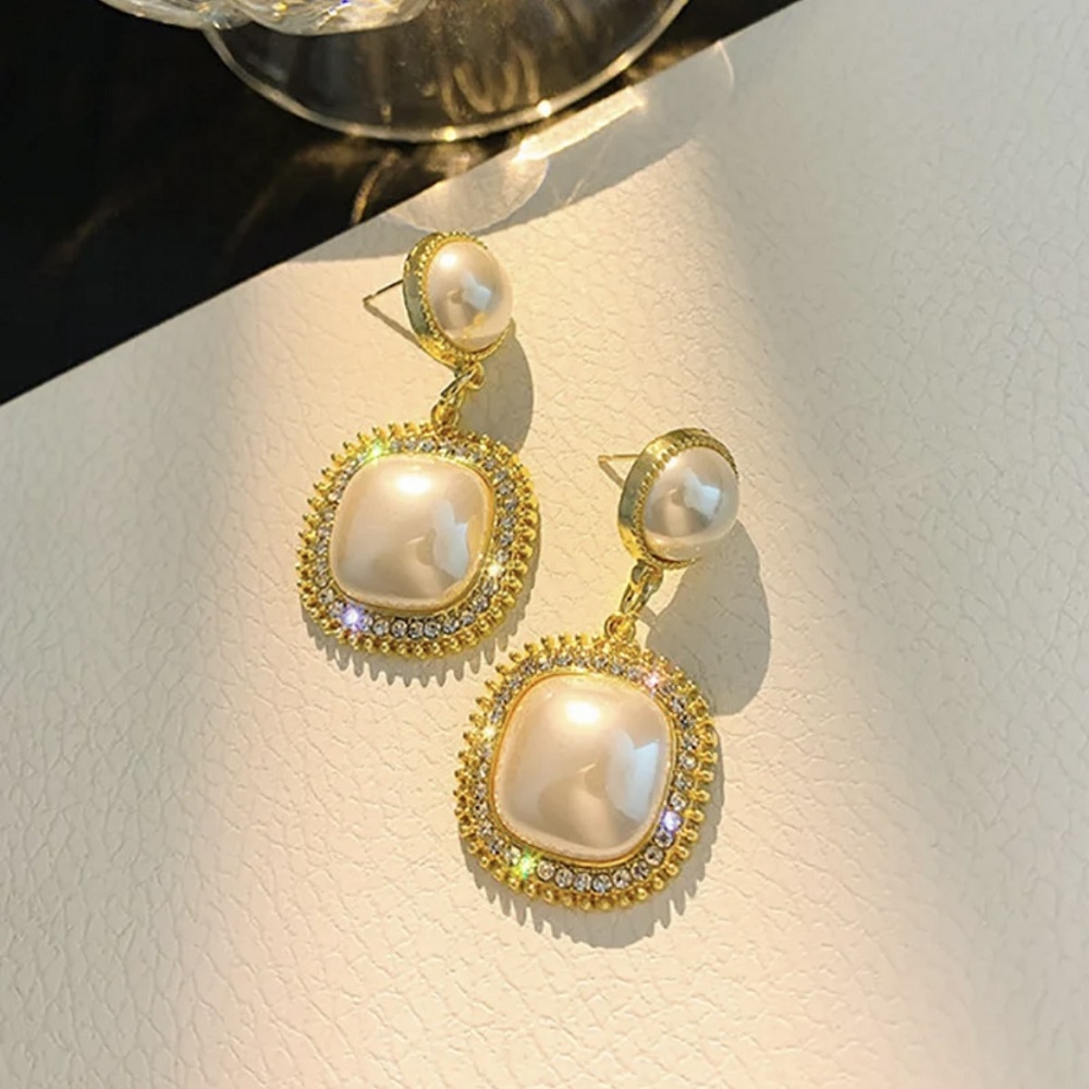 Luxury Shine Crystal Golden Diamond Square Pearl Earring