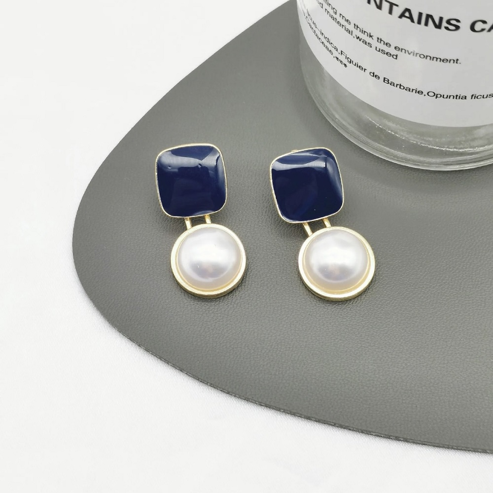 Blue Pearl Geometric Pattern Earring