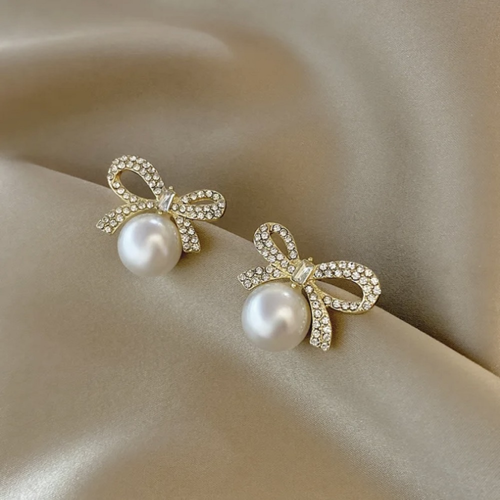 Crystal Bow Pearl Earring