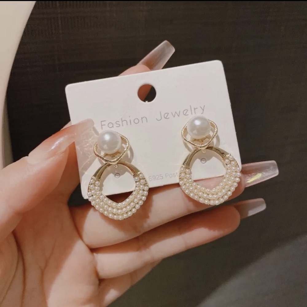 Geometric Pearl Dangle Earring