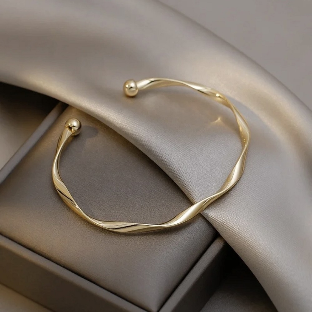 Gold Plated Twisted Adjustable Bracelet