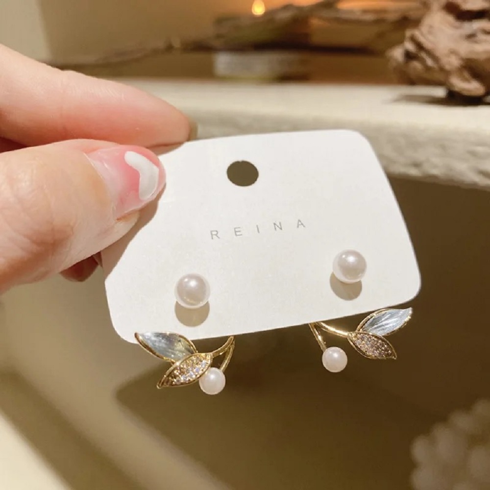 Reika Leaves Pearl Korean earring
