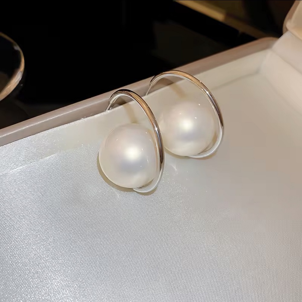 Round Pearl Hoop Earring
