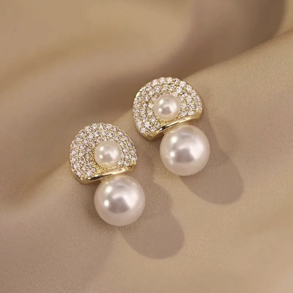 Zircon D Pearl Stud Korean Earring